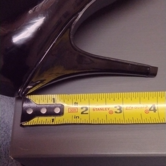 LC Lauren Conrad Patent Leather, metal Bow Heels, size 9 - Picture 7 of 7